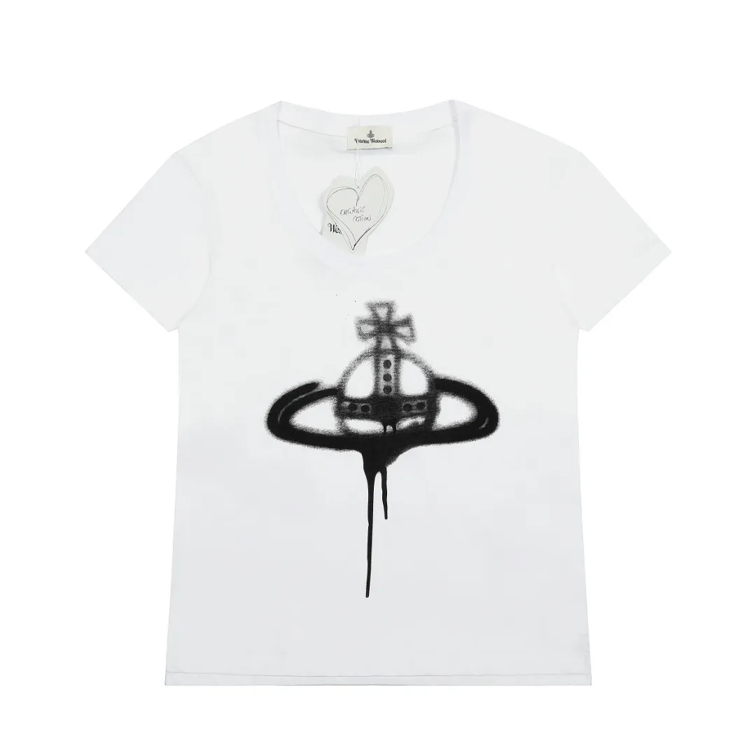 VIVI996# "Top hot style" vivienne west wood Queen Mother West U-neck big T short sleeves. Millions of fans. Internet celebrity. PP same style looks good on the upper body. High return rate. Size: XS-L Color: White Black